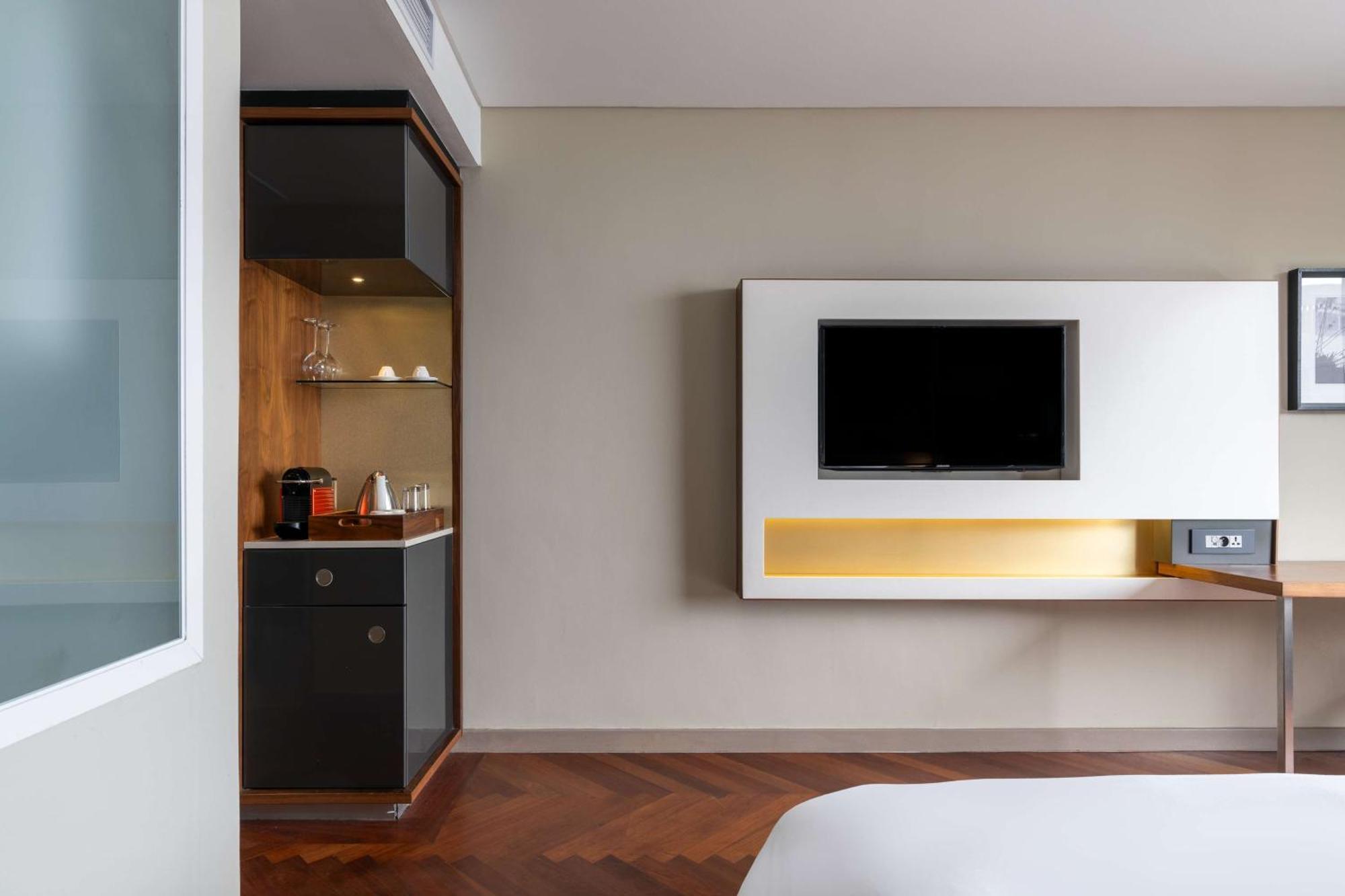 Radisson Blu Okoume Palace Hotel, ליברוויל מראה חיצוני תמונה