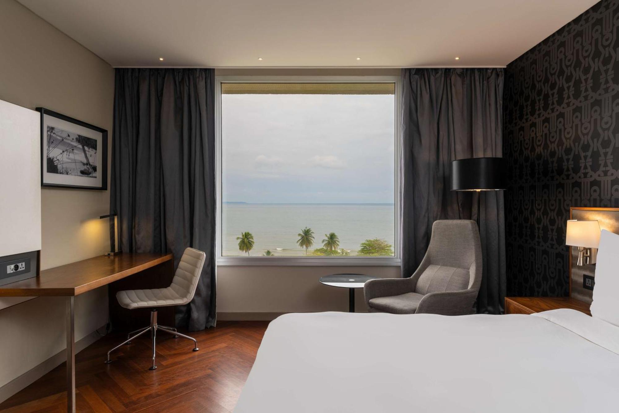 Radisson Blu Okoume Palace Hotel, ליברוויל מראה חיצוני תמונה