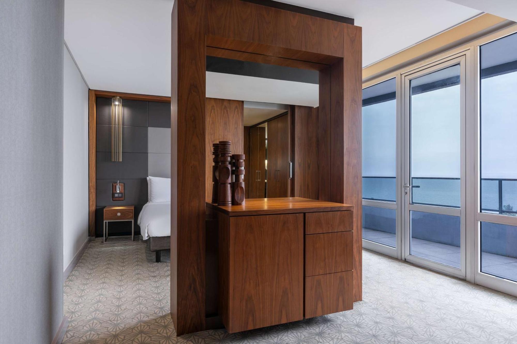 Radisson Blu Okoume Palace Hotel, ליברוויל מראה חיצוני תמונה