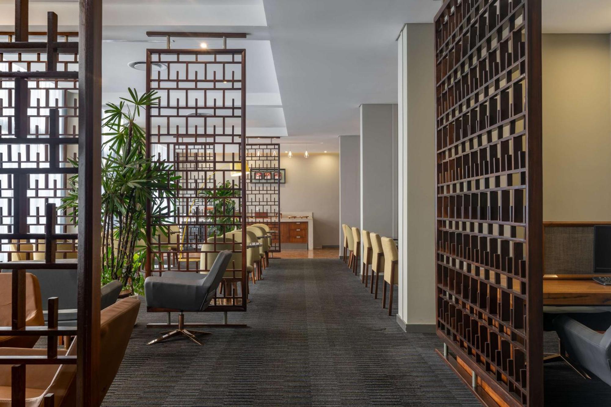 Radisson Blu Okoume Palace Hotel, ליברוויל מראה חיצוני תמונה