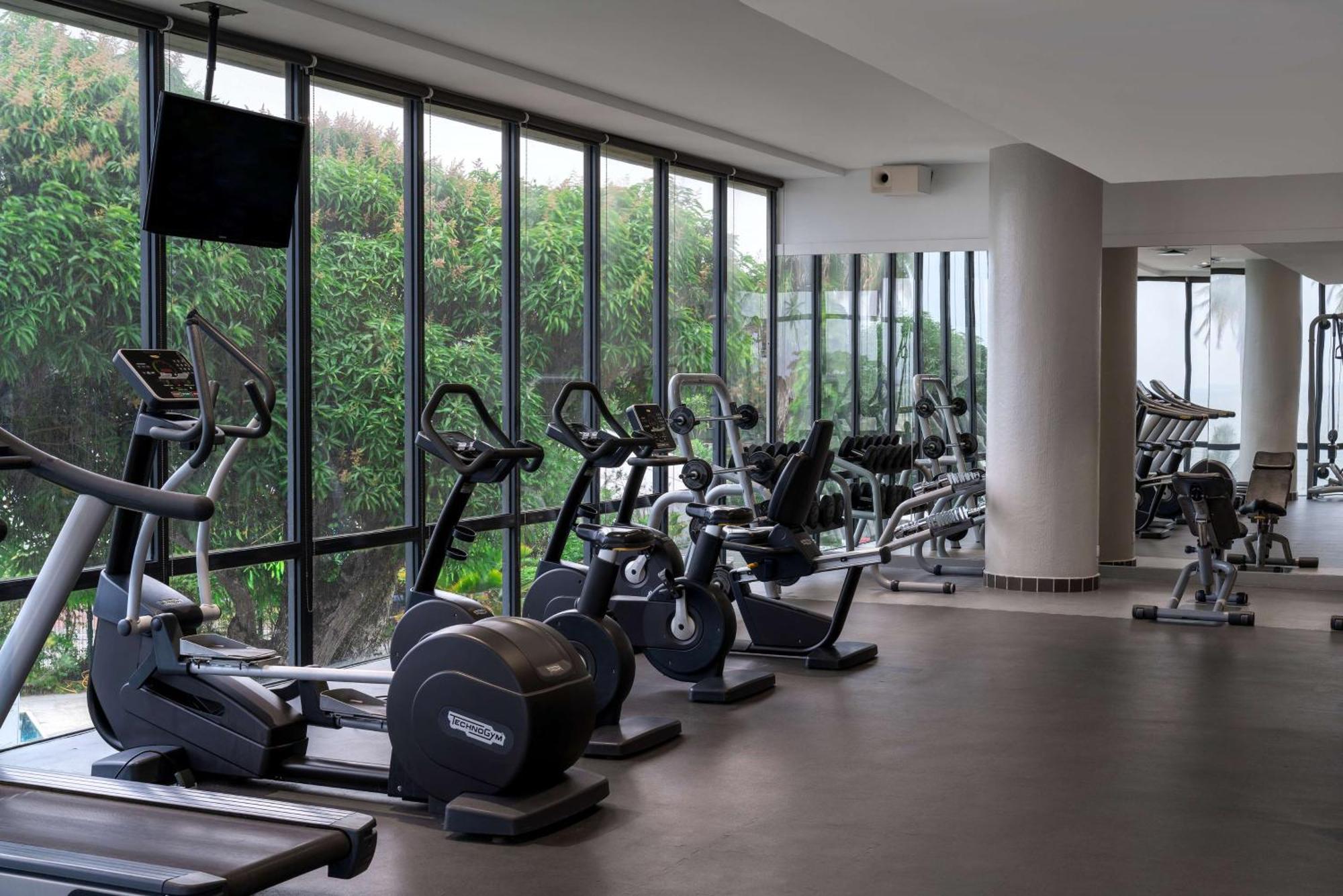 Radisson Blu Okoume Palace Hotel, ליברוויל מראה חיצוני תמונה