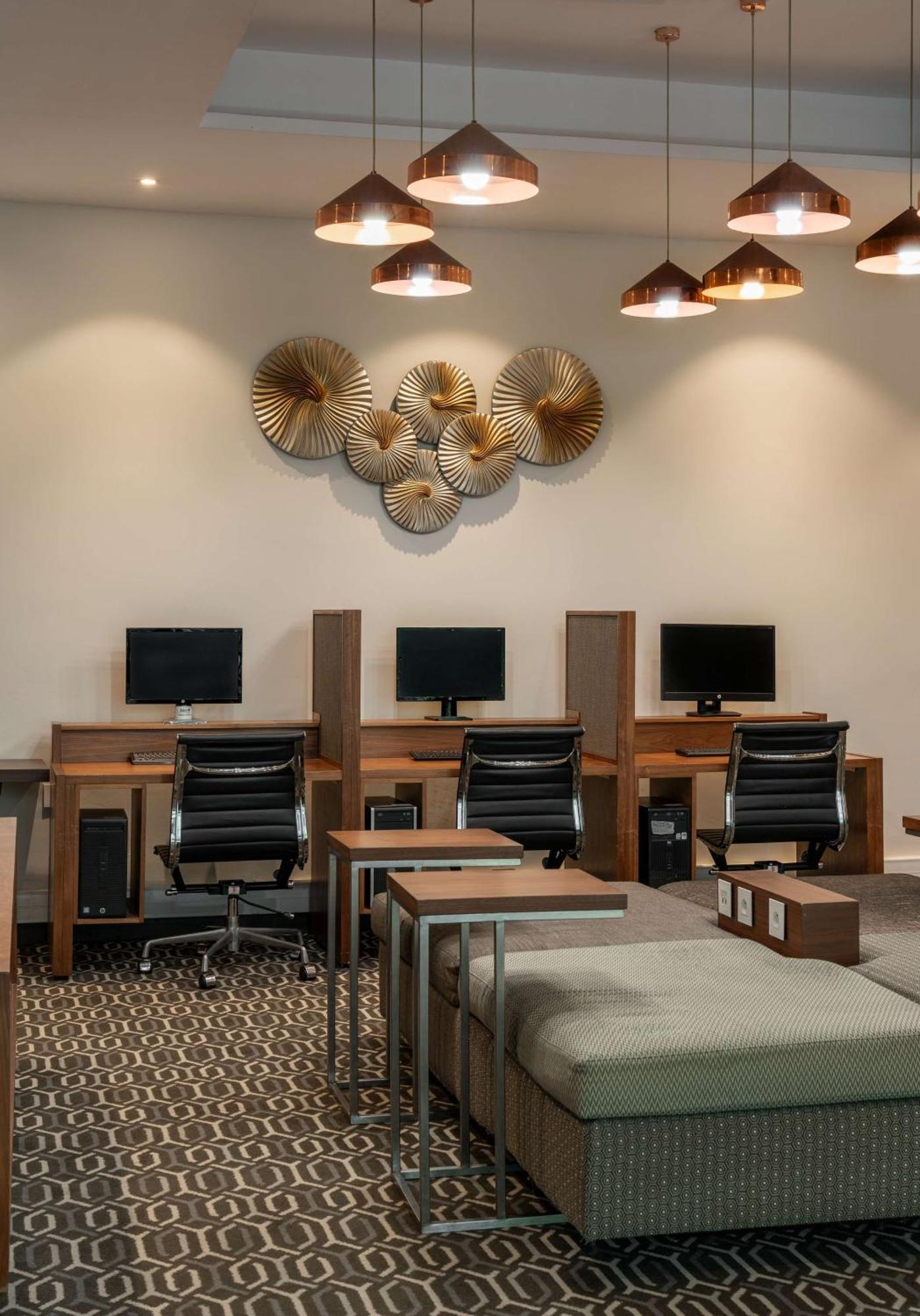 Radisson Blu Okoume Palace Hotel, ליברוויל מראה חיצוני תמונה