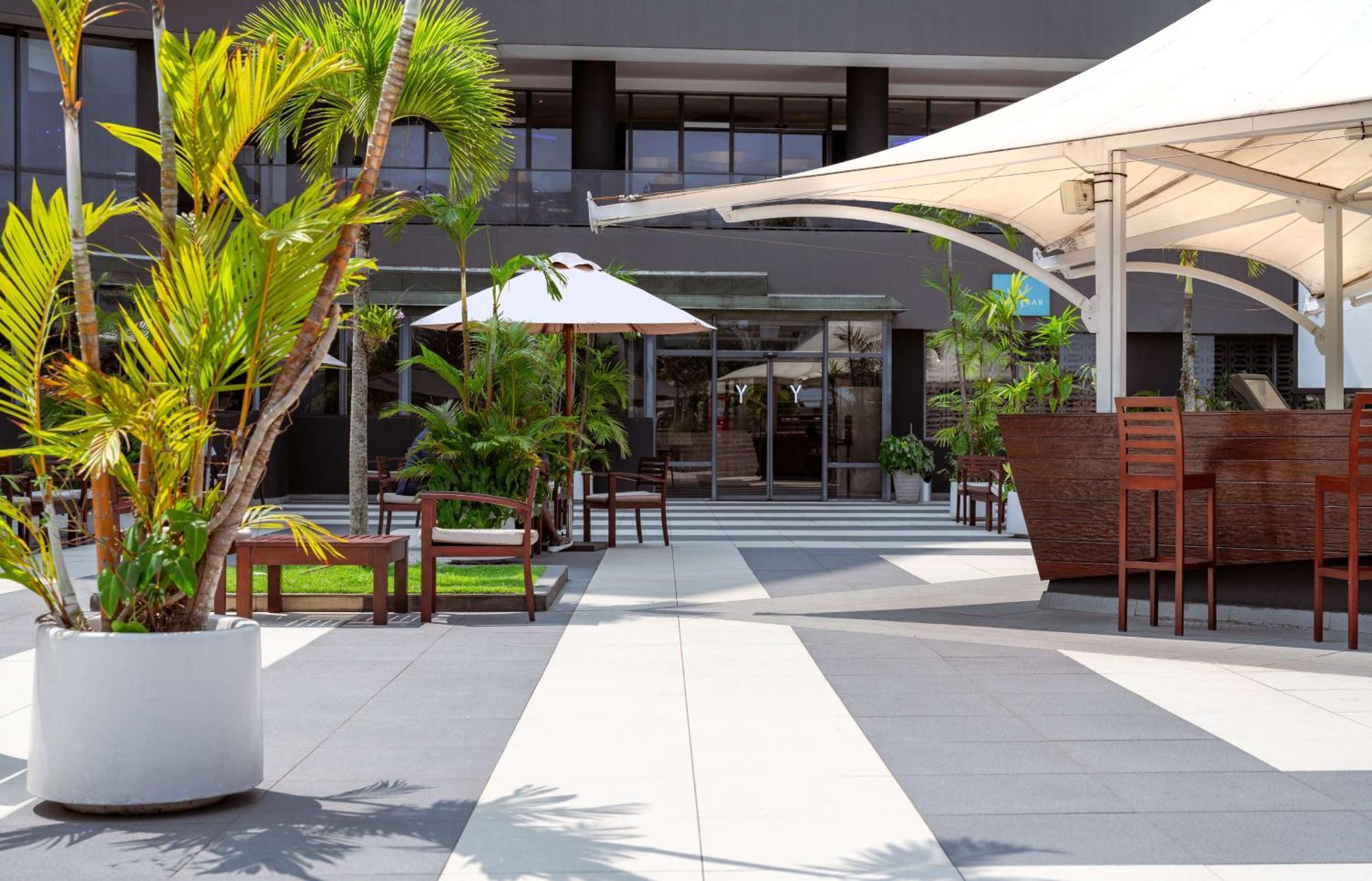 Radisson Blu Okoume Palace Hotel, ליברוויל מראה חיצוני תמונה