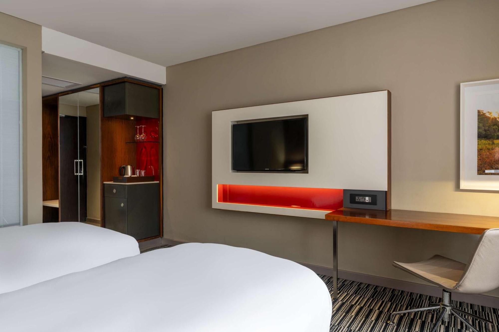 Radisson Blu Okoume Palace Hotel, ליברוויל מראה חיצוני תמונה