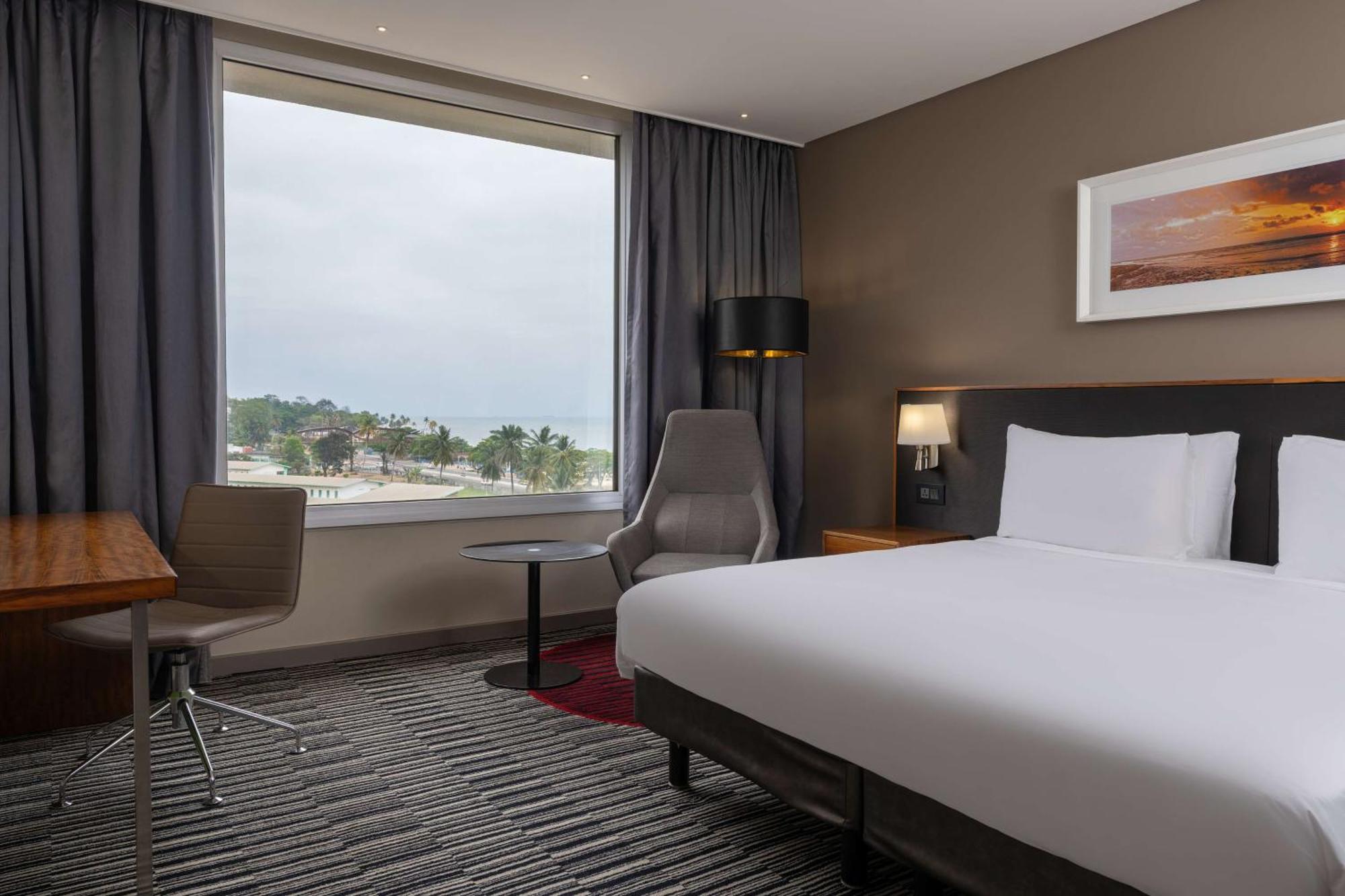 Radisson Blu Okoume Palace Hotel, ליברוויל מראה חיצוני תמונה