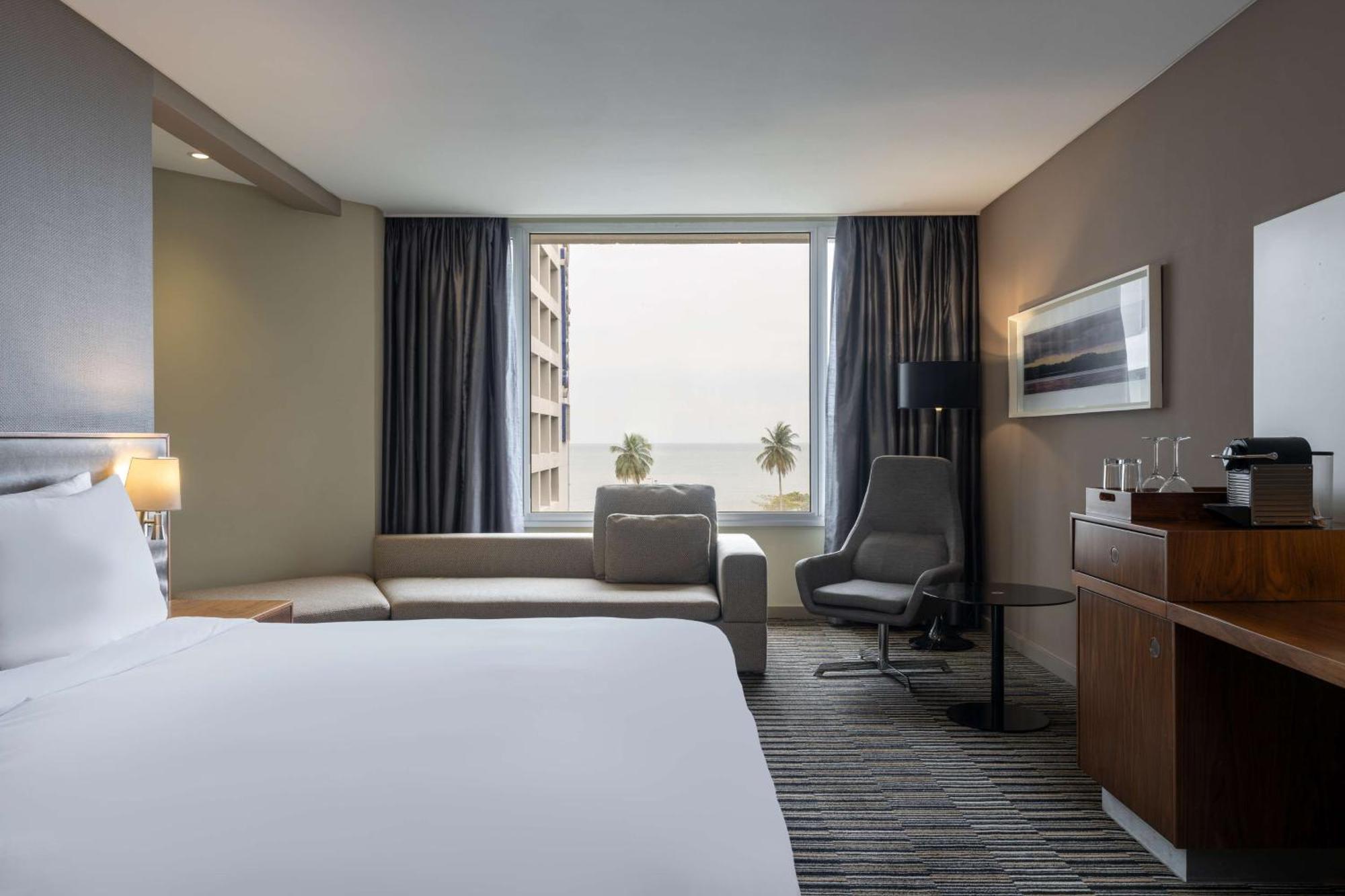 Radisson Blu Okoume Palace Hotel, ליברוויל מראה חיצוני תמונה