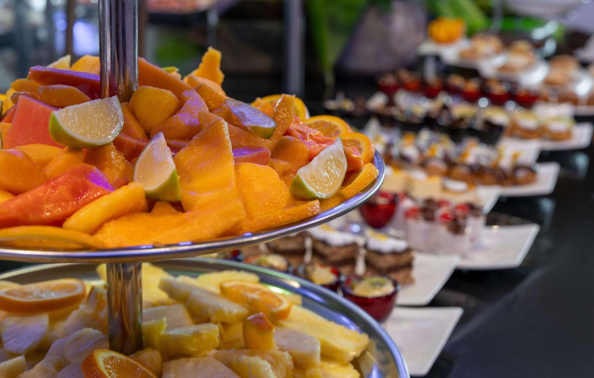 Radisson Blu Okoume Palace Hotel, ליברוויל מראה חיצוני תמונה