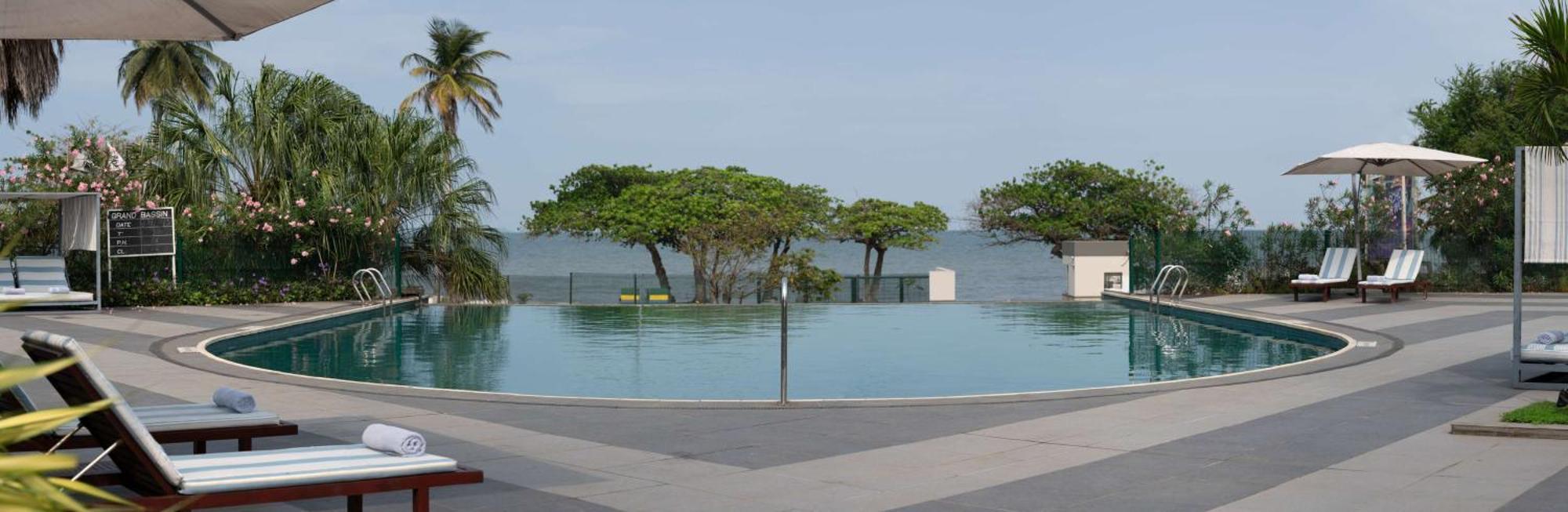 Radisson Blu Okoume Palace Hotel, ליברוויל מראה חיצוני תמונה