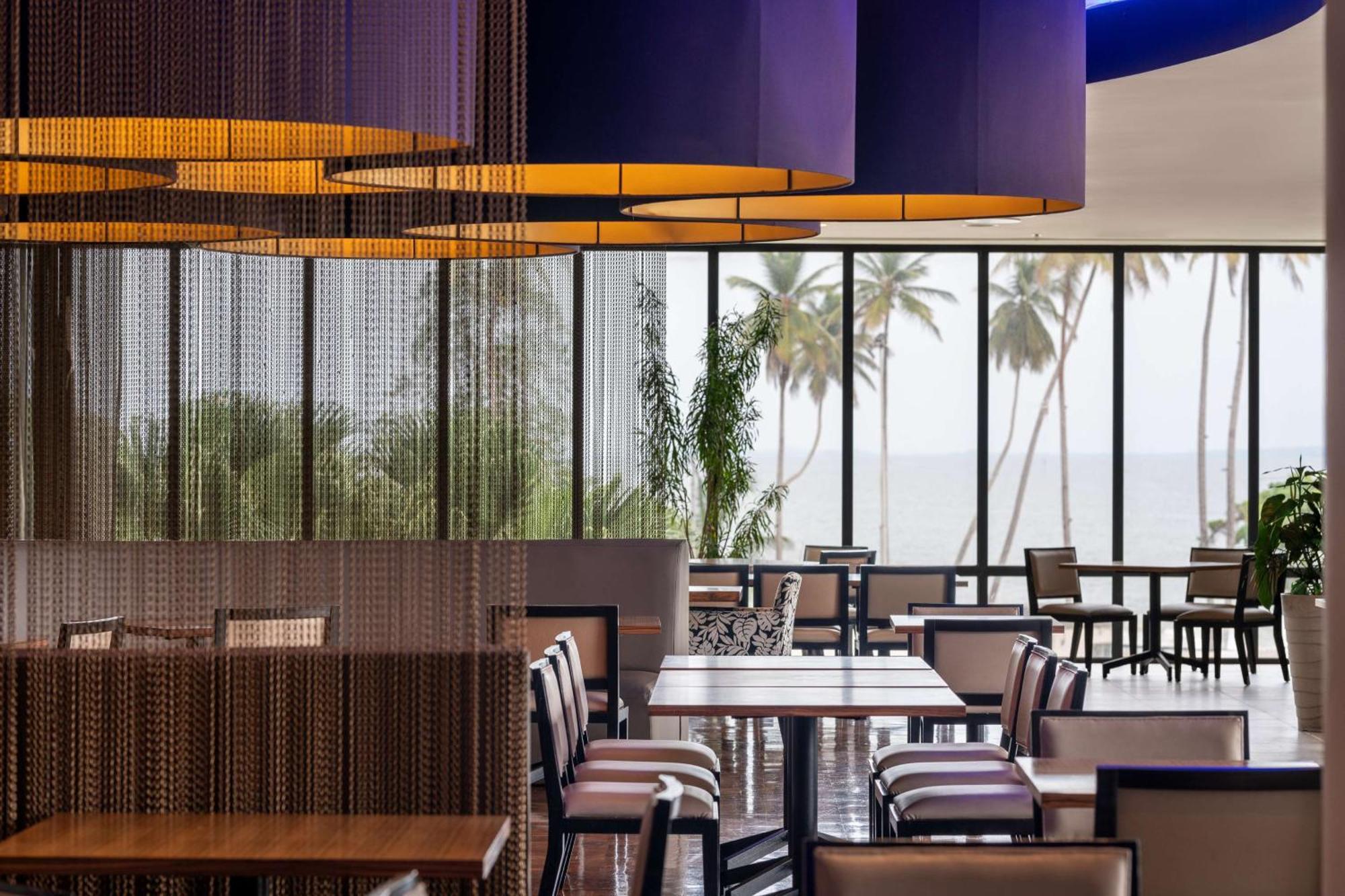 Radisson Blu Okoume Palace Hotel, ליברוויל מראה חיצוני תמונה