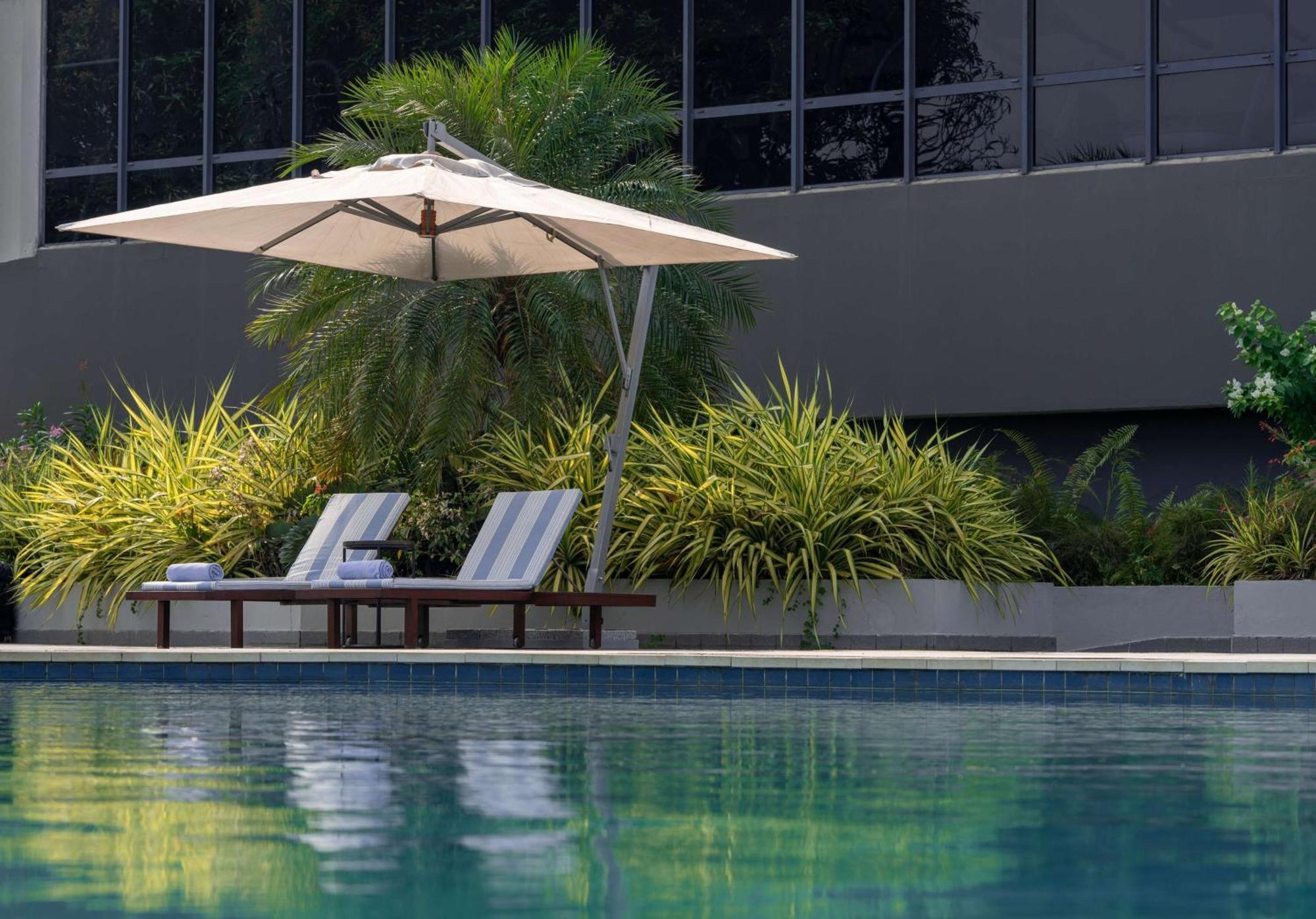Radisson Blu Okoume Palace Hotel, ליברוויל מראה חיצוני תמונה