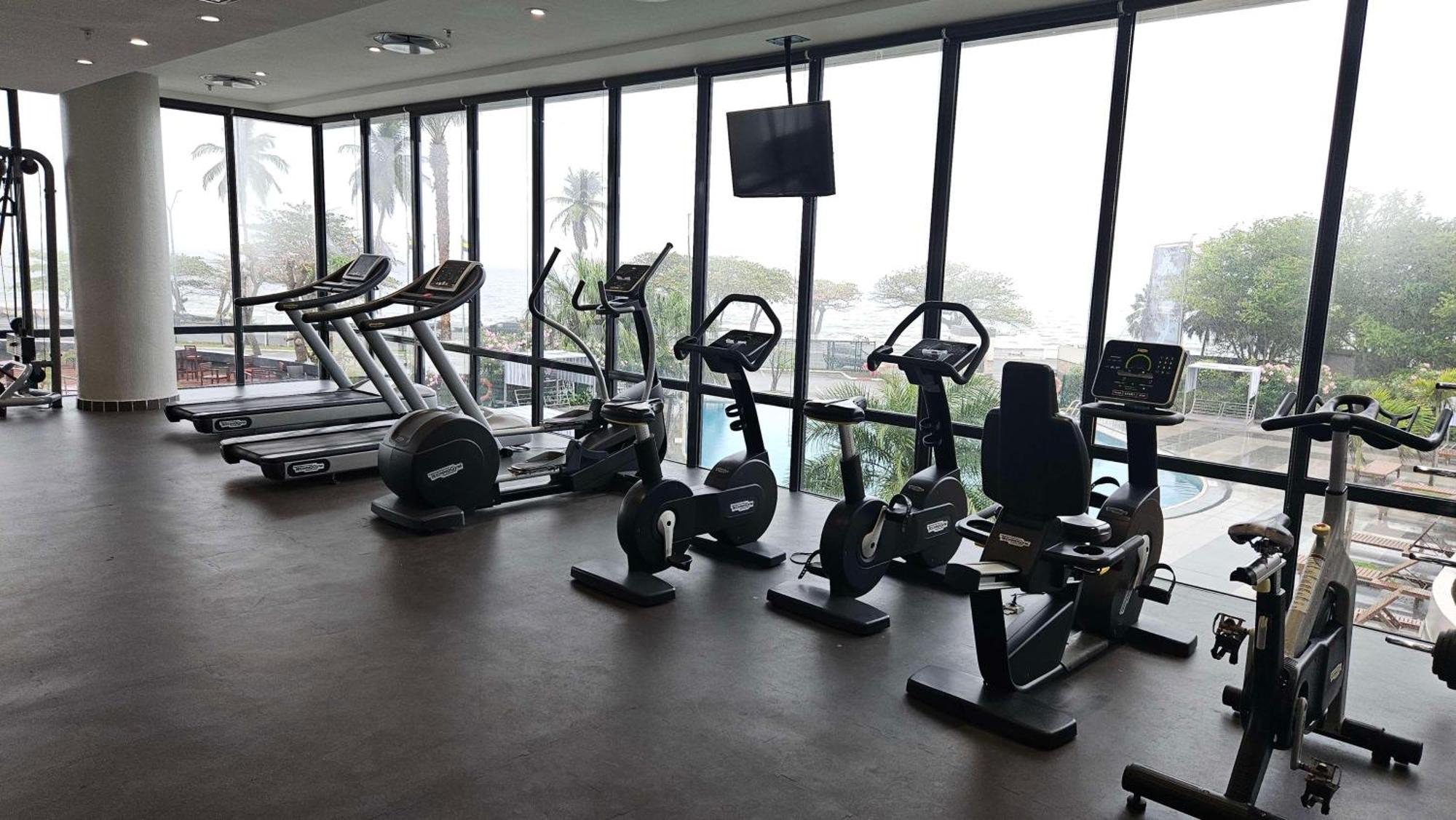 Radisson Blu Okoume Palace Hotel, ליברוויל מראה חיצוני תמונה