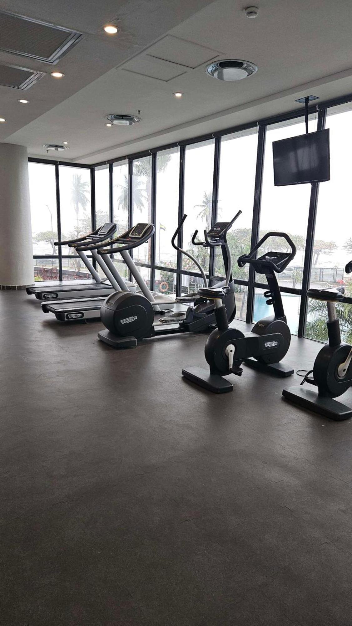 Radisson Blu Okoume Palace Hotel, ליברוויל מראה חיצוני תמונה
