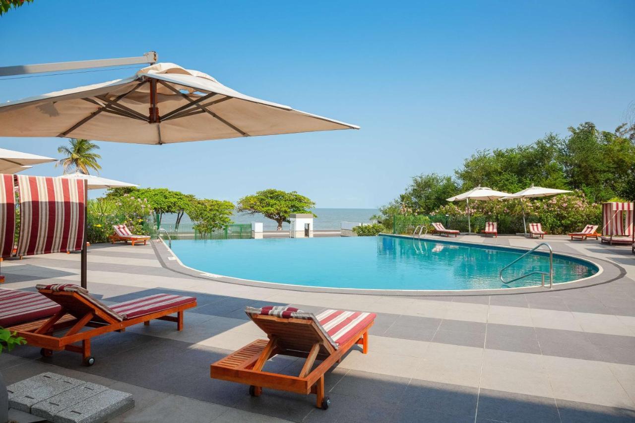 Radisson Blu Okoume Palace Hotel, ליברוויל מראה חיצוני תמונה