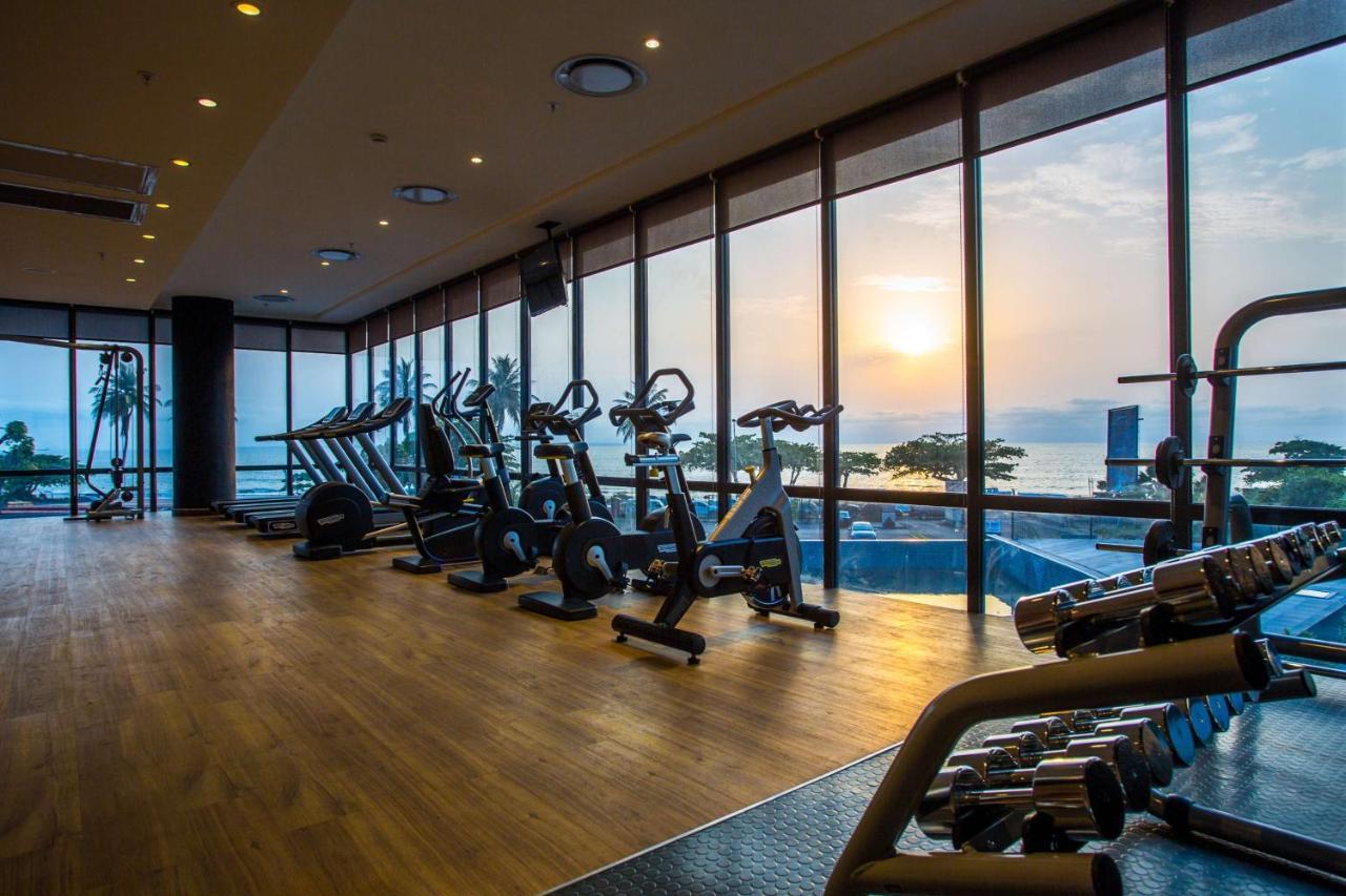 Radisson Blu Okoume Palace Hotel, ליברוויל מראה חיצוני תמונה