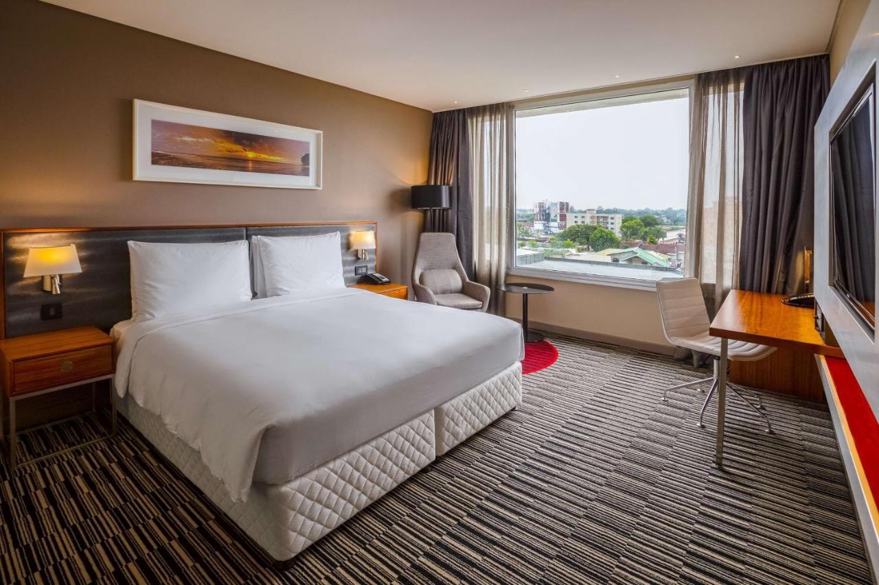 Radisson Blu Okoume Palace Hotel, ליברוויל מראה חיצוני תמונה